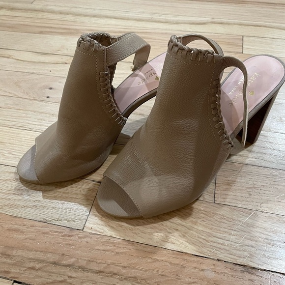 Kate Spade Tan Heels Sleek Design- Like New - Picture 2 of 5